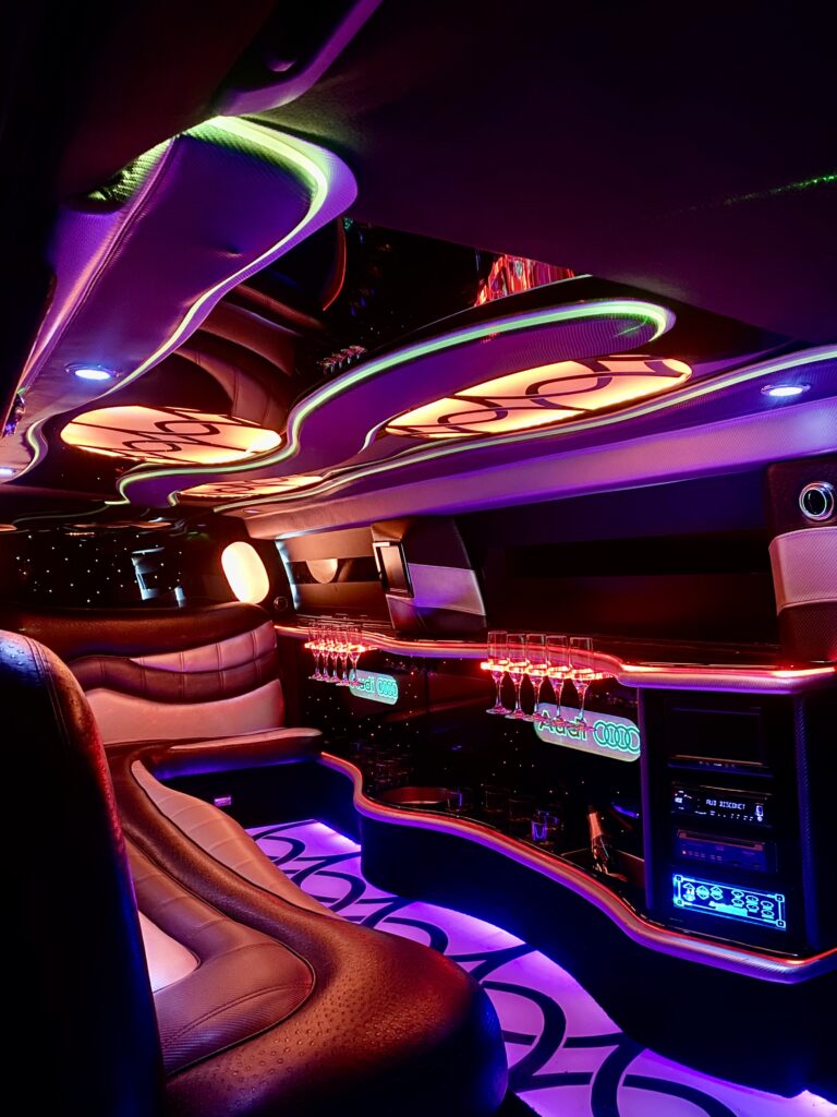 Interieur limousine chic pour EVJF et anniversaires / unique en France
